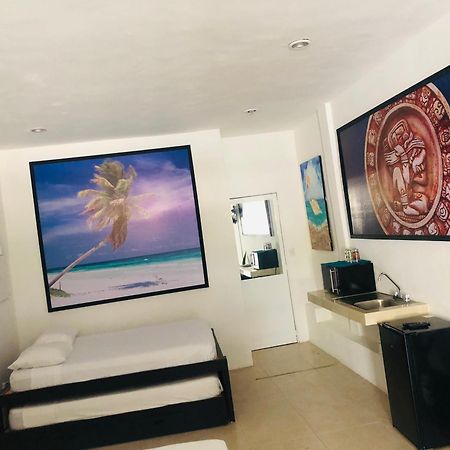 Easy Hotel Playa del Carmen Esterno foto