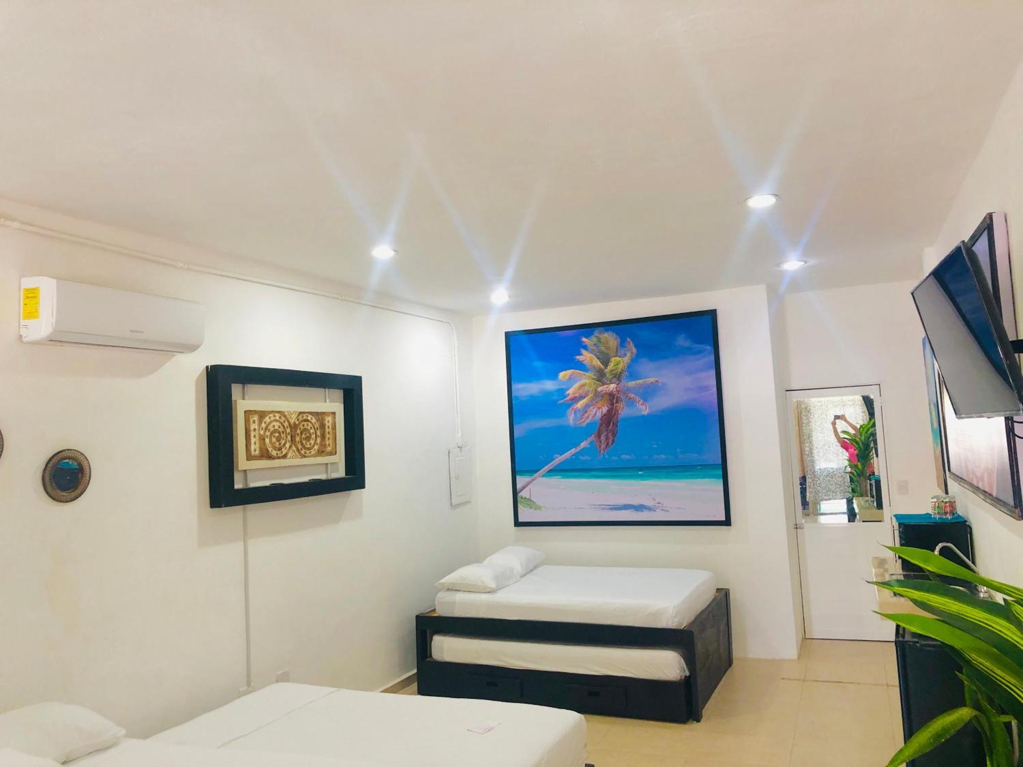 Easy Hotel Playa del Carmen Esterno foto
